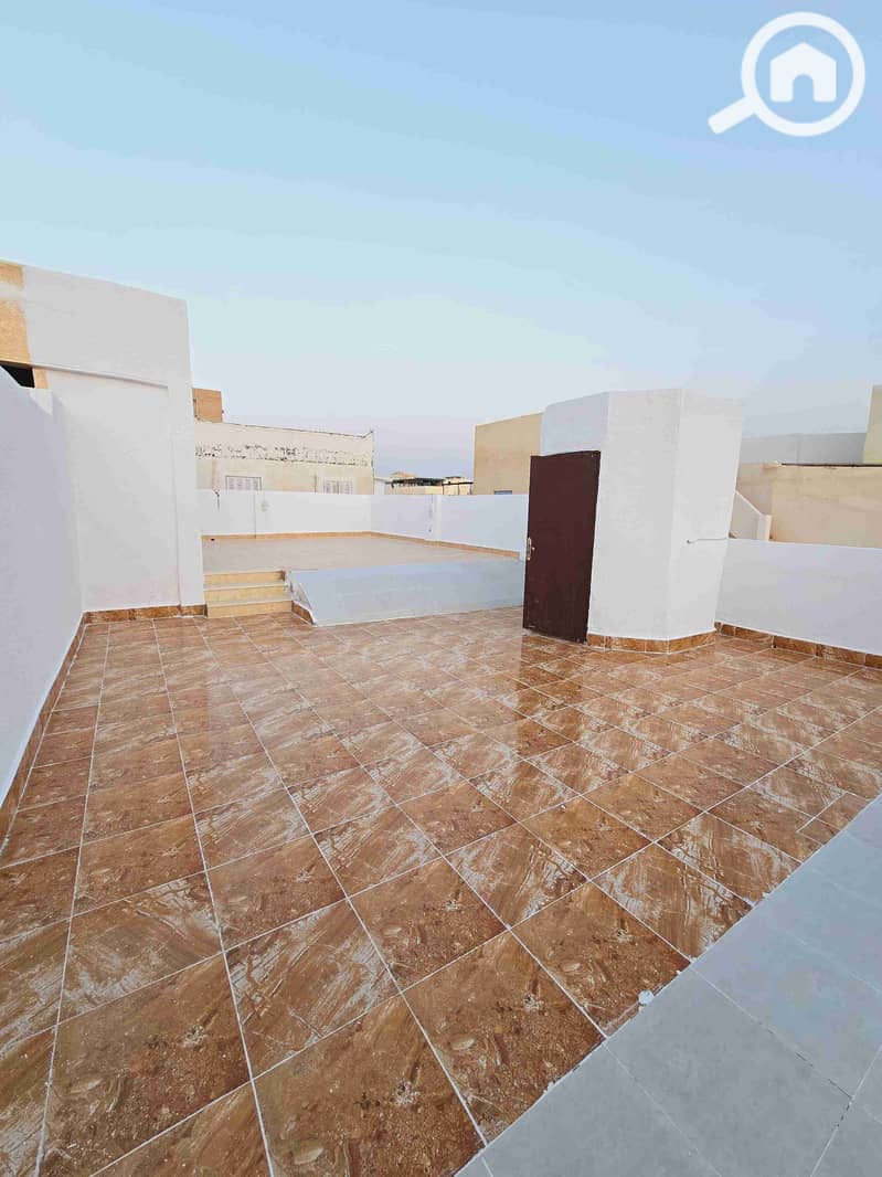 1000426105. jpg 1000426105. jpg