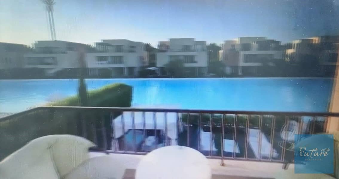 4 b6b3f677-85e0-4b54-84bc-84ebdc17e40b. jpg