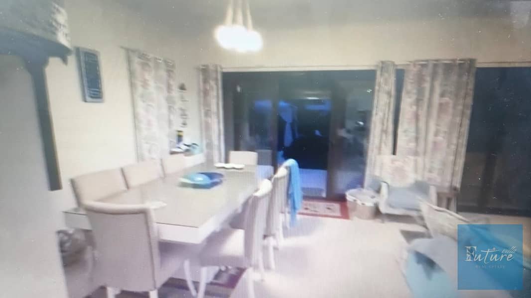 10 27dd10ac-4243-44de-8eee-5ec0a0c7e519. jpg