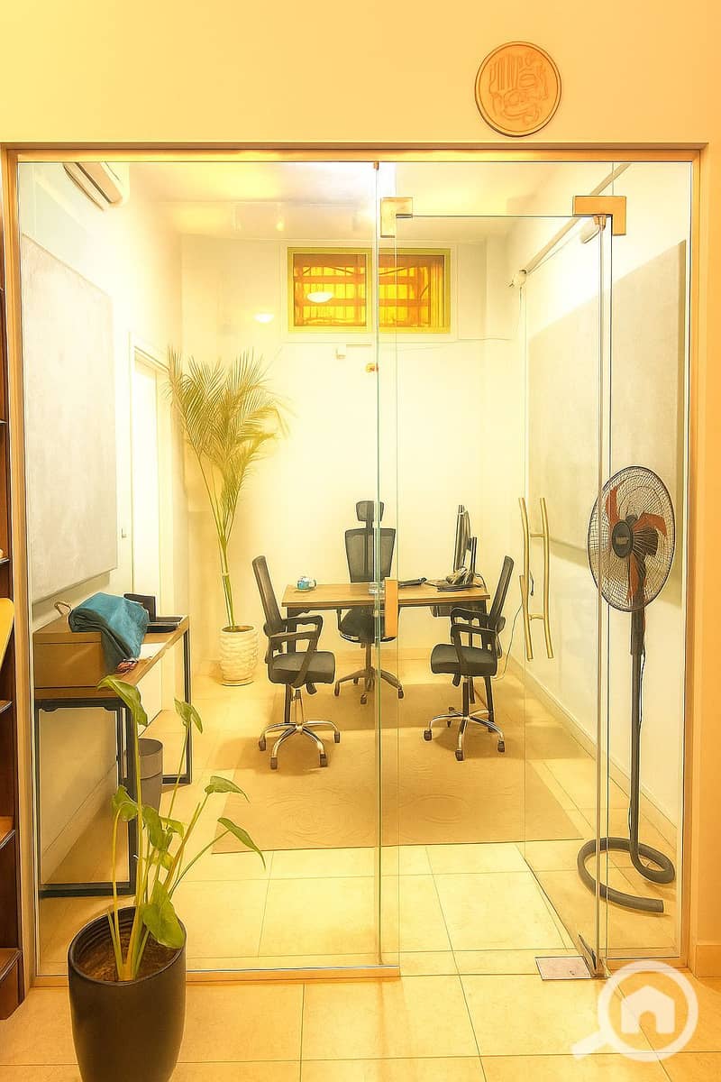 5 230ffe5d-4549-4be4-a183-b68884669140. jpeg