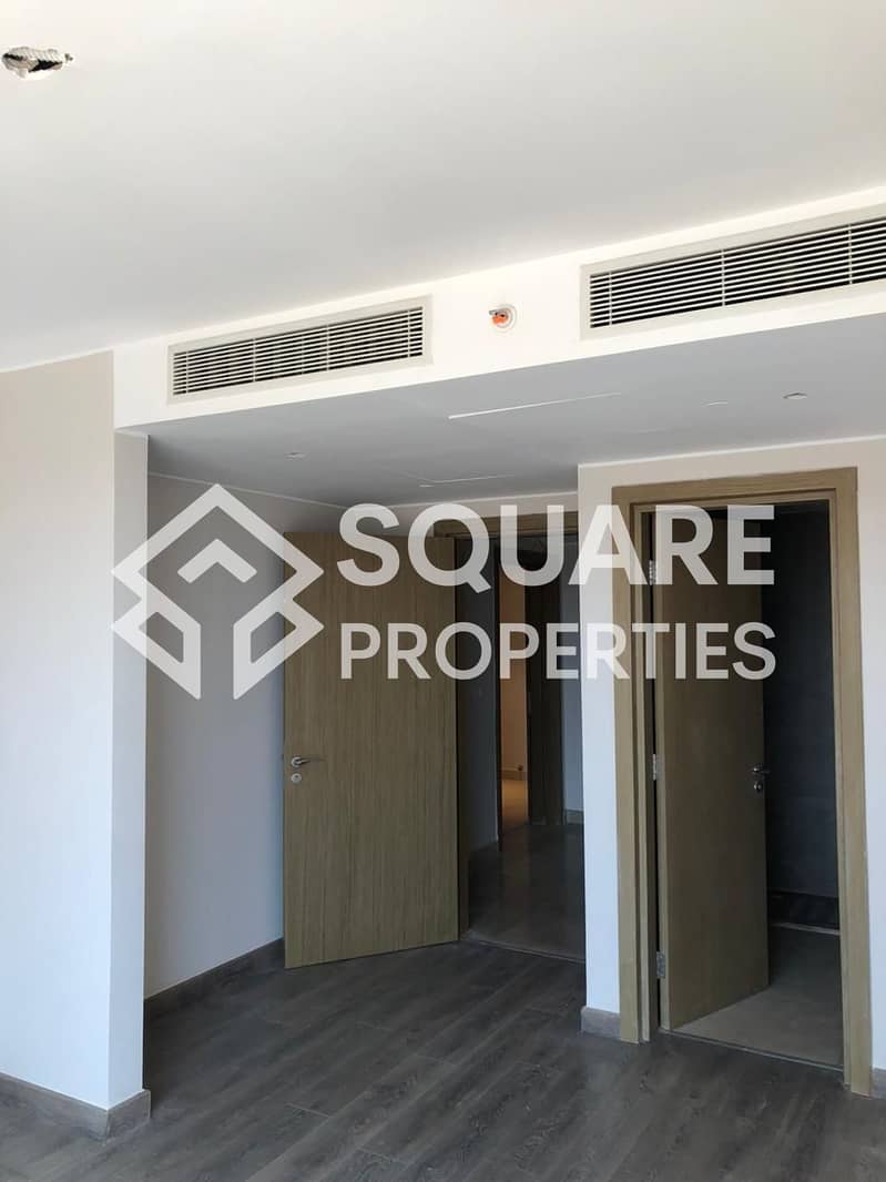 10 WhatsApp Image 2025-11-01 at 13.57. 42_2d33aa9c. jpg