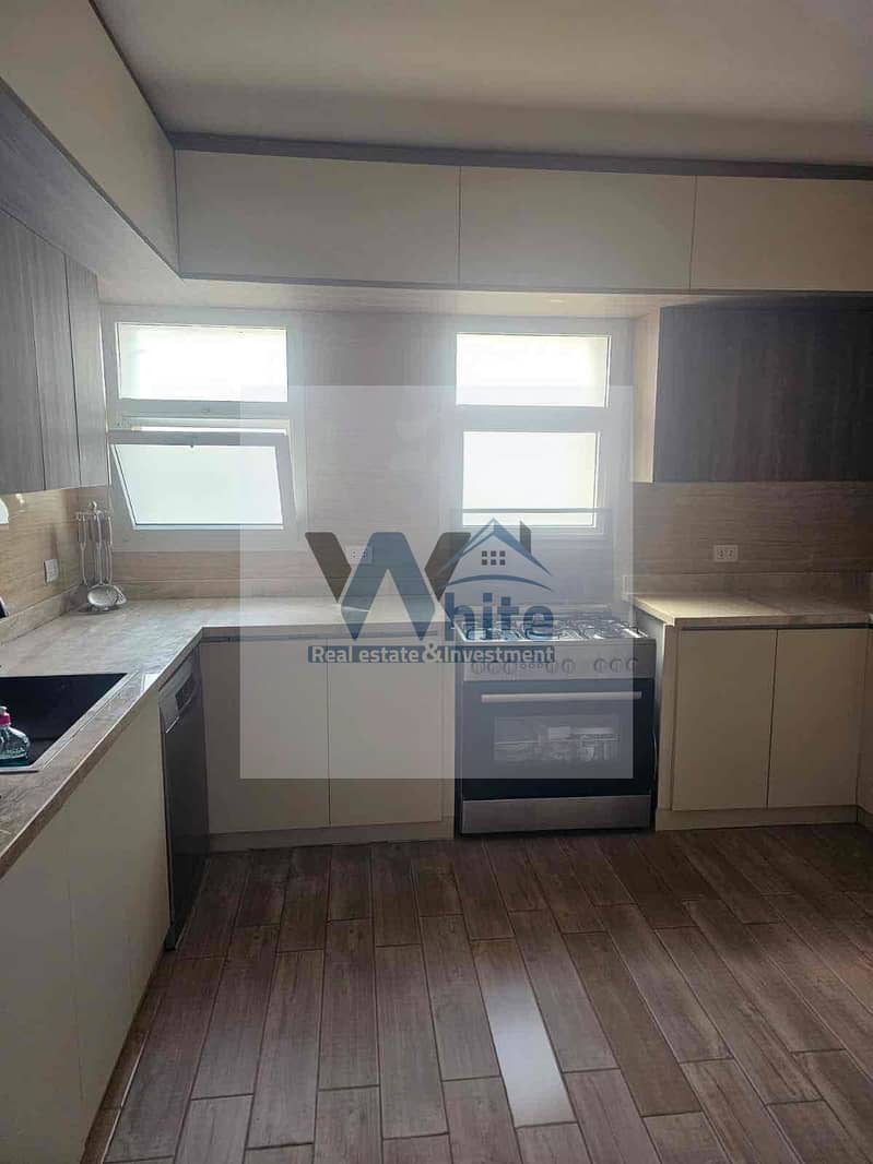 6 47123e5b-f7e5-40d0-b1e1-88b3550c8c9f. jpg