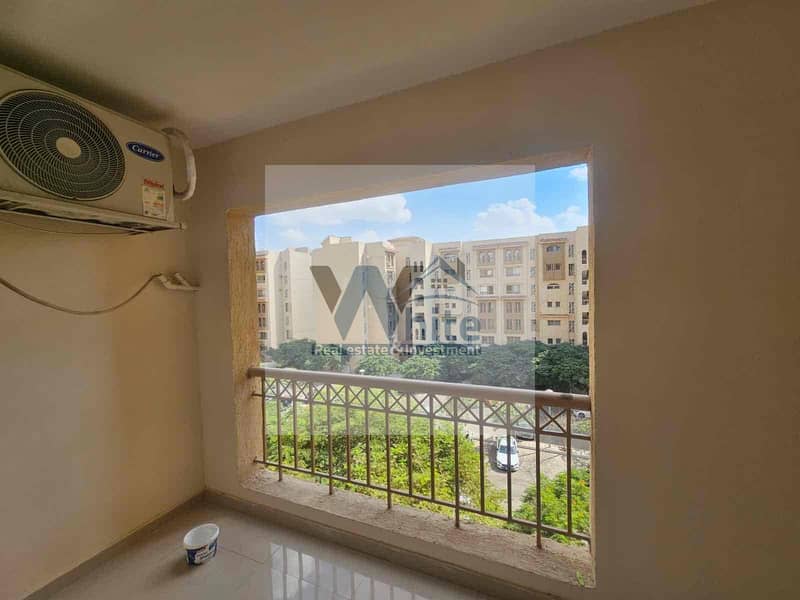 10 3041ae11-1ce5-4857-a1f7-8dfd3809f7c4. jpg