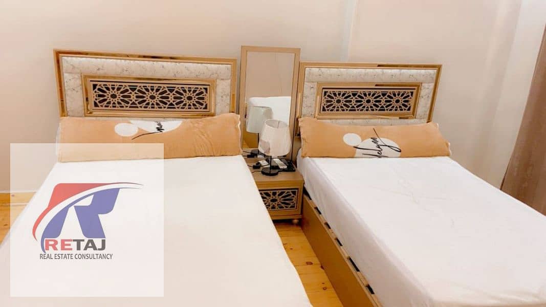 12 f0359d5d-4301-4b5c-9ff8-05e0e934a80d. jpg