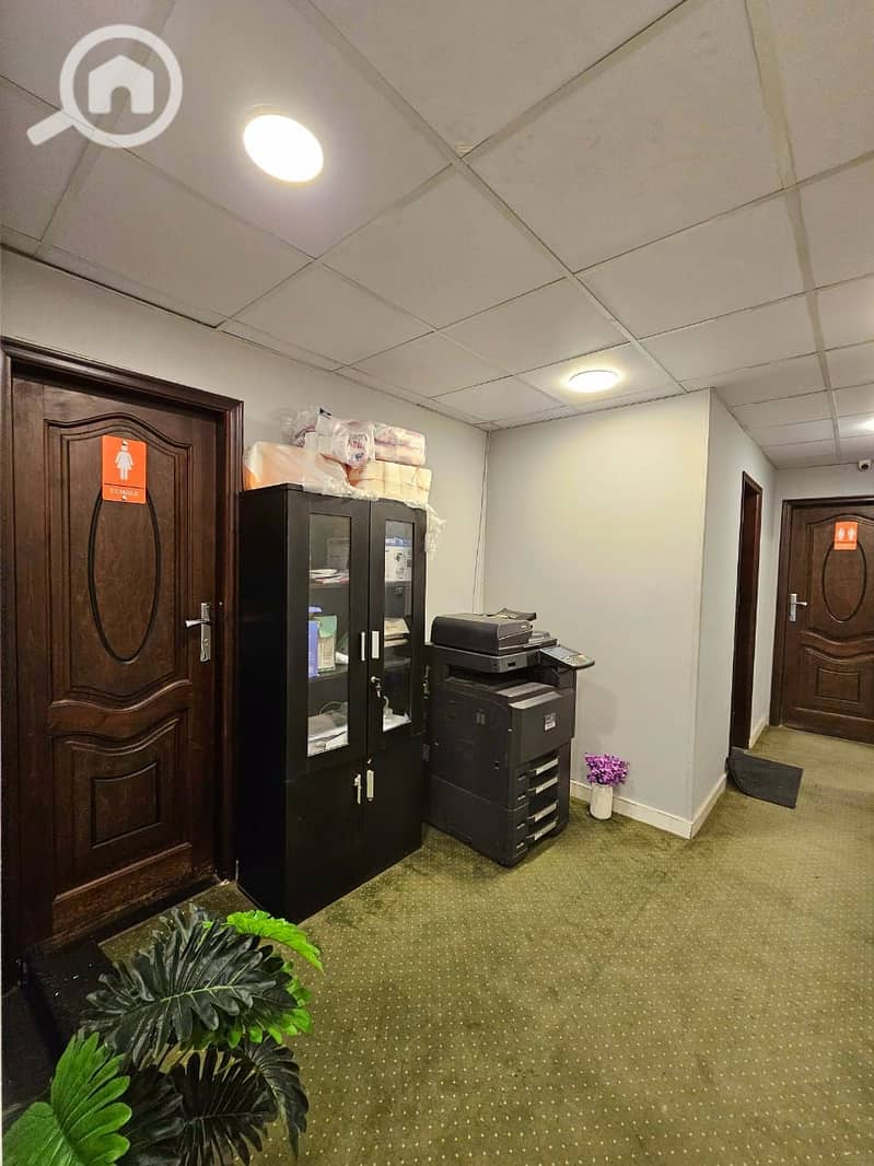 ce27a317-8f33-4aac-8a6c-c52c597d1f9e. jpeg