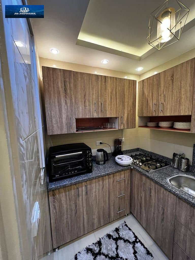 12 f48b9df3-fc94-4977-8827-7430d8bc0b88. jpg