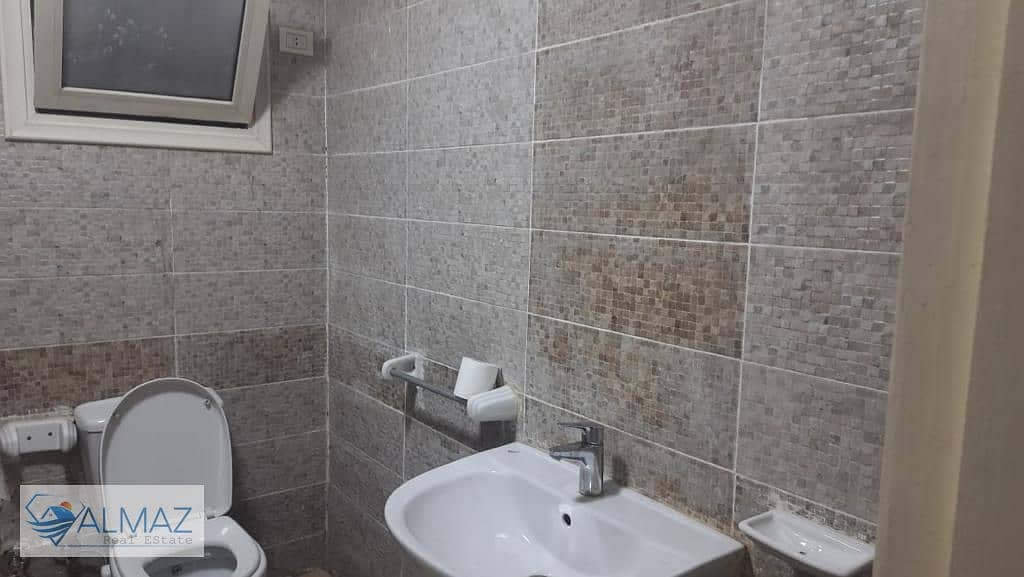 10 WhatsApp Image 2025-10-19 at 12.49. 52 PM. jpeg