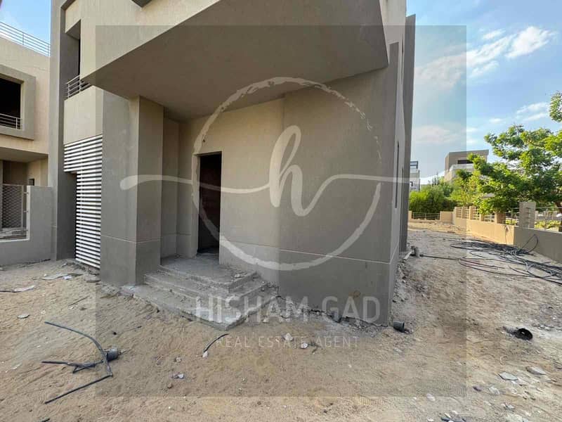 4 0f9a12d1-8248-437b-853a-59cad4eff353. jpg