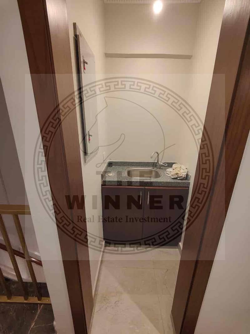 13 8fc3ee63-c5a6-4cb7-abb3-b908a5f1001b. jpg