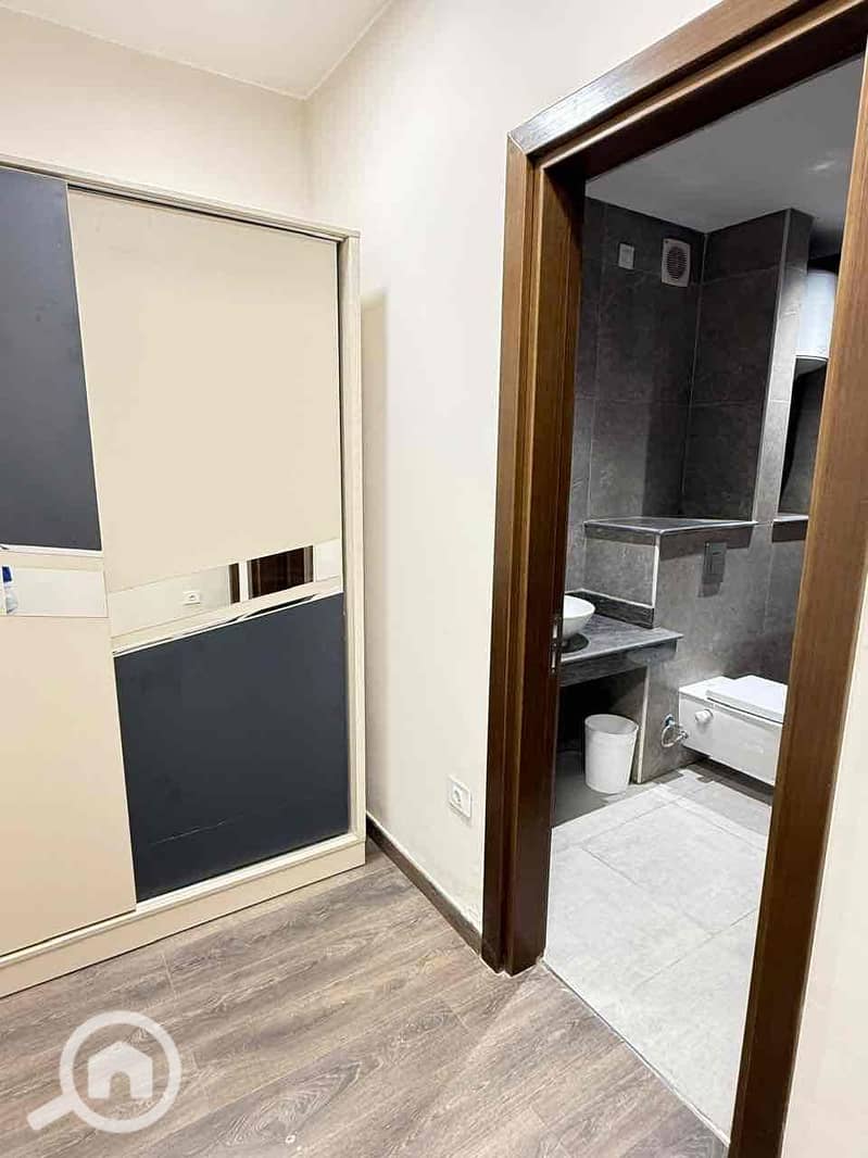 8 b3c50111-758e-49ca-b503-c54d467c9330. jpg