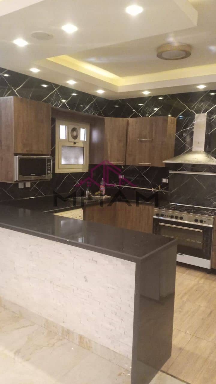 14 photo_5773635085188926257_y. jpg