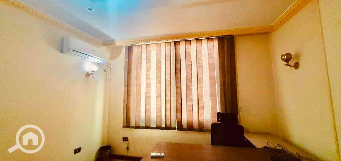 4 0f744cb5-dfe1-48ba-9321-5487fbbfe3a5. jpg