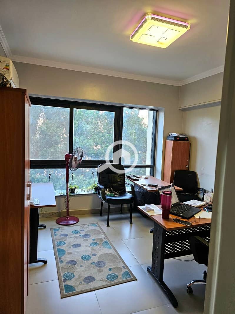 4 155d8926-9ca8-427f-b82f-11ae42697add. jpeg