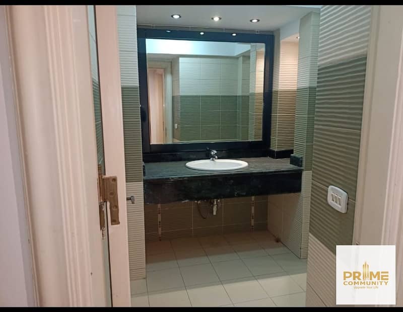 10 WhatsApp Image 2025-10-29 at 23.39. 48_b10596d7. jpg