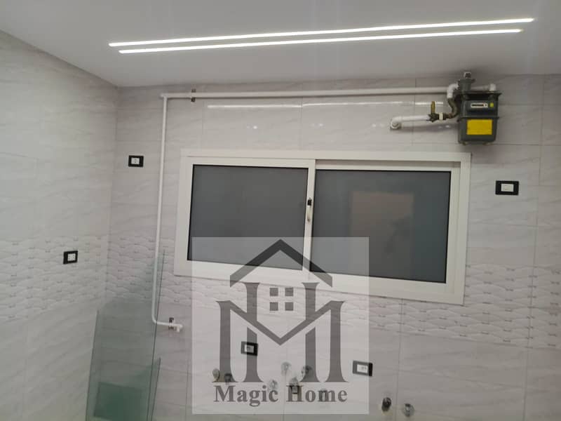 4 5b452b67-0b0b-4873-9de4-e39eeed06808. jpg