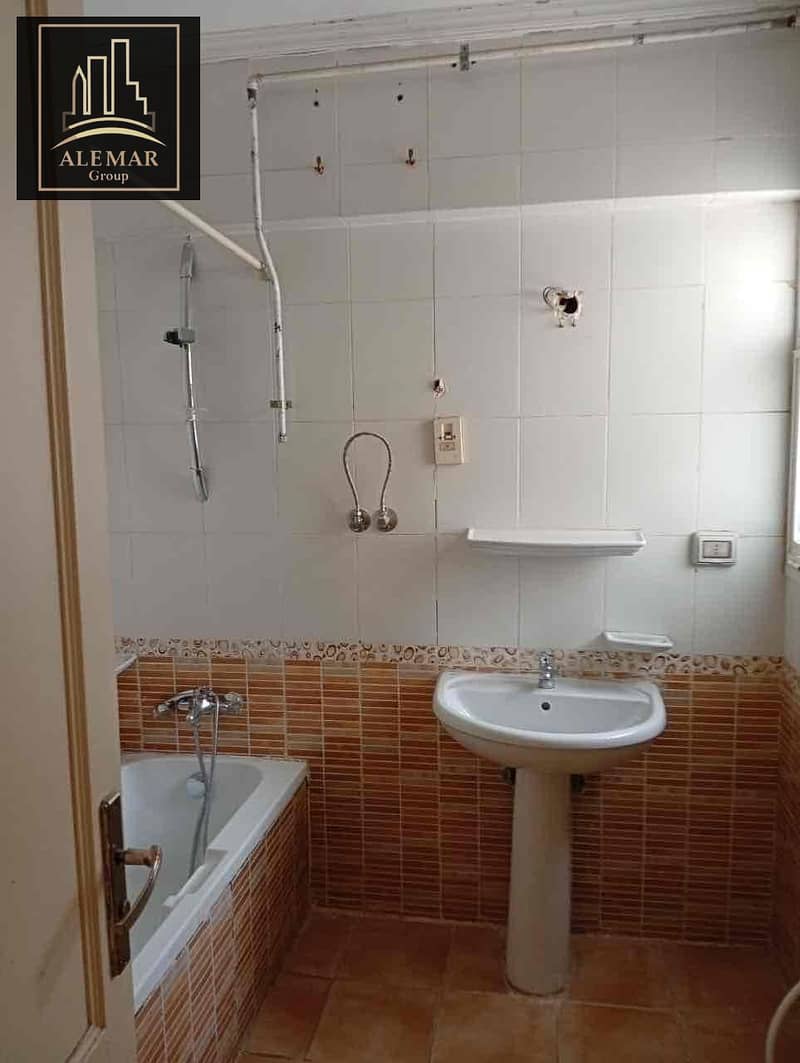 7 cf6c3a27-ac92-42d5-b3b0-40fd09bddf54. jpg