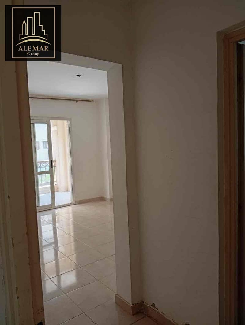 10 a2cb23b8-95f6-47de-a98d-b40c44656f02. jpg