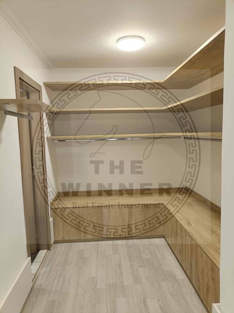 11 076e0569-2dea-4e99-8e21-d68de3b2f643. jpg