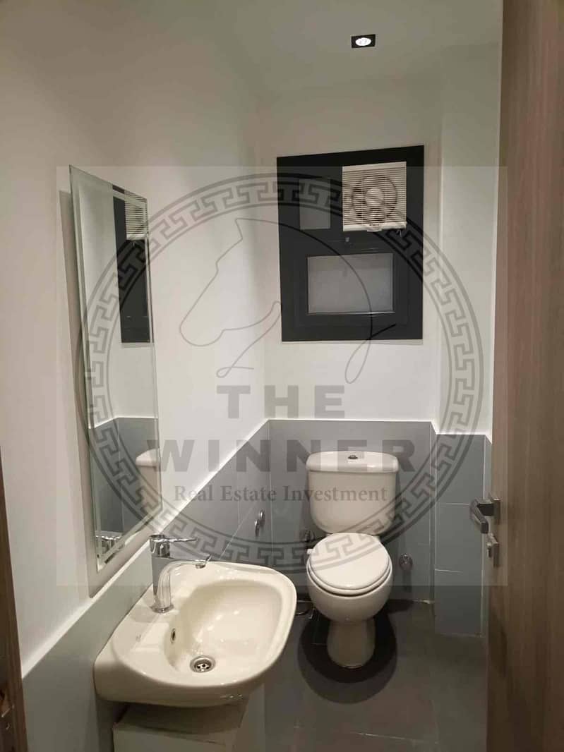 13 f0cff061-4698-4b46-b94c-83a9c7661b52. jpg