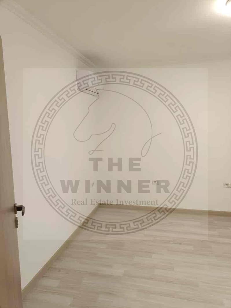 18 60b4b981-f998-4d74-b9e1-a6f39b4ccd45. jpg