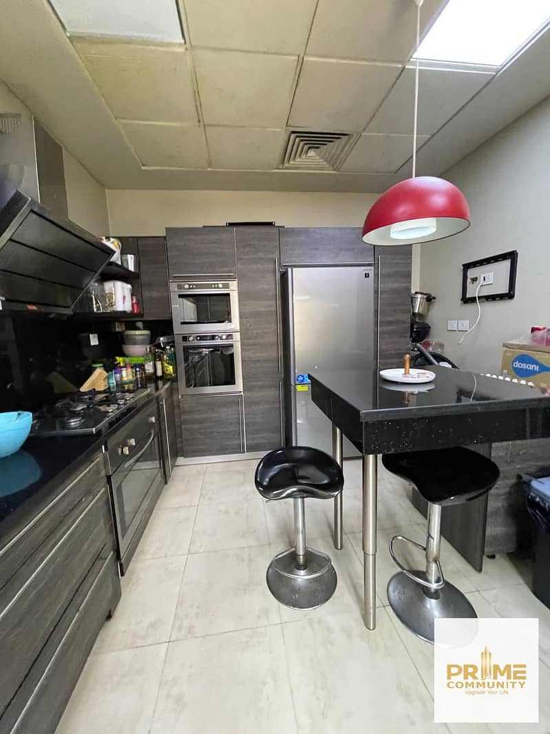 6 WhatsApp Image 2025-11-01 at 17.30. 03_3b21d4c2. jpg