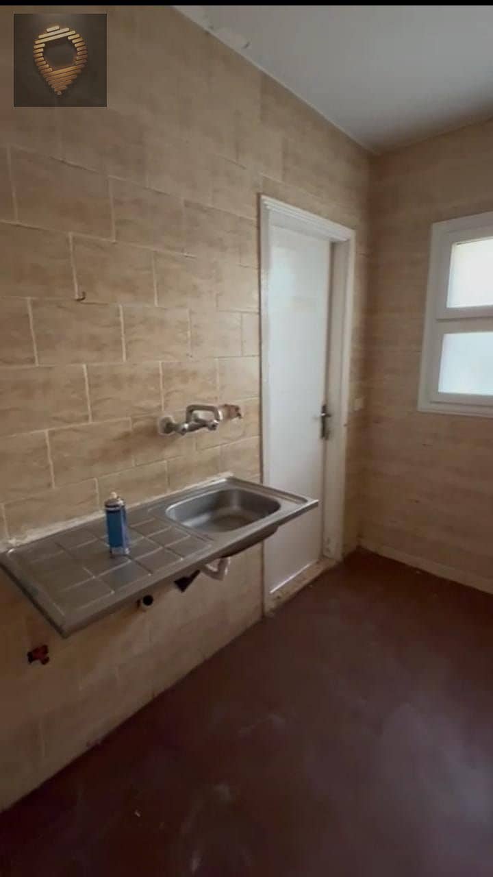 10 WhatsApp Image 2025-10-28 at 17.52. 35_163008e9. jpg