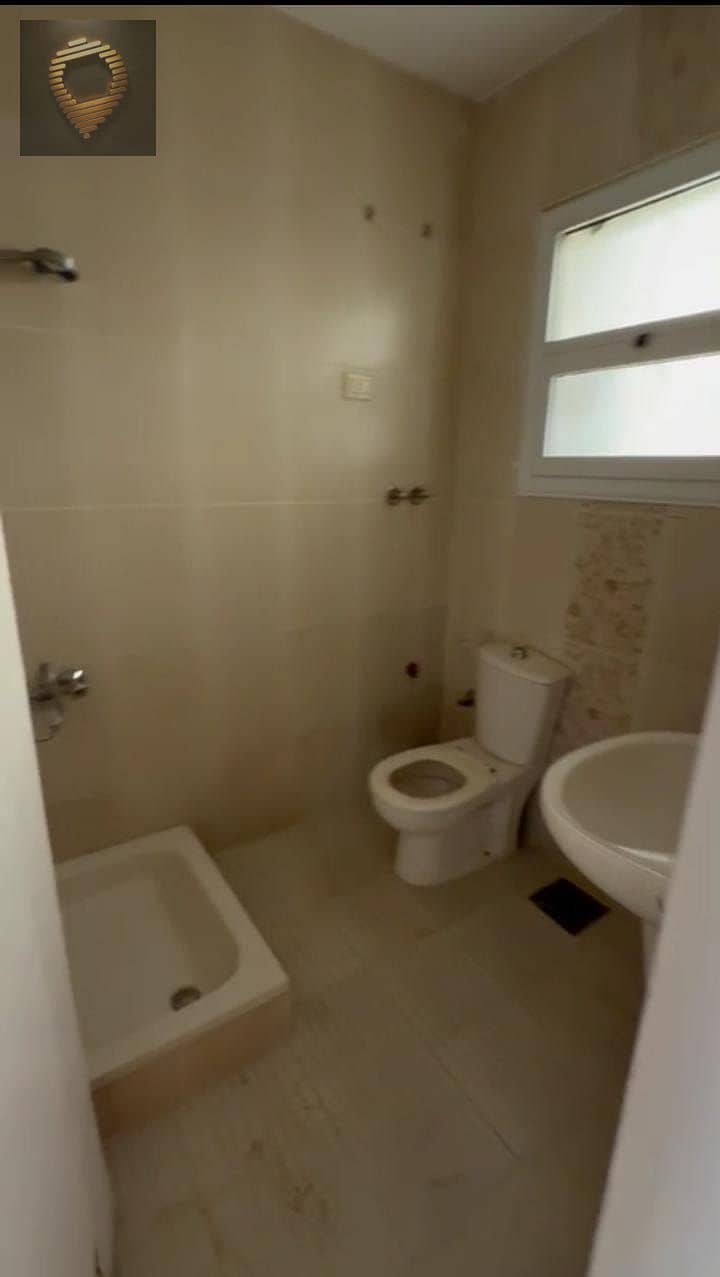 14 WhatsApp Image 2025-10-28 at 17.52. 39_36d8c2b2. jpg