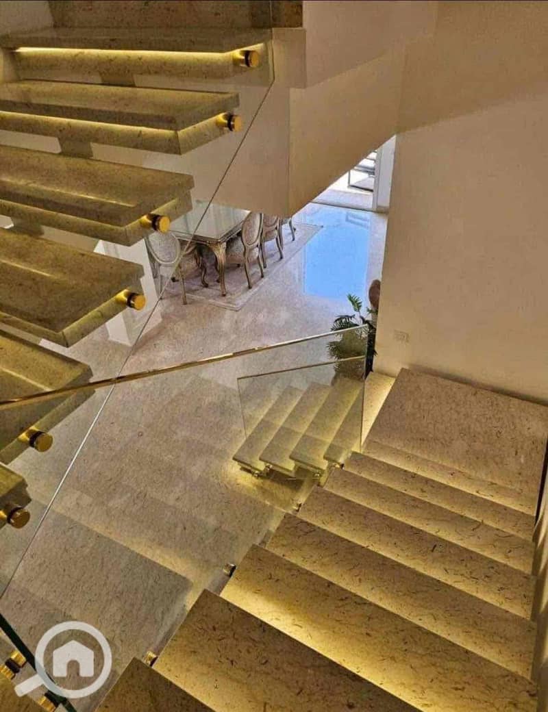 4 acf27b9d-7c49-4f23-8cc0-1f6155b9ac58. jpg