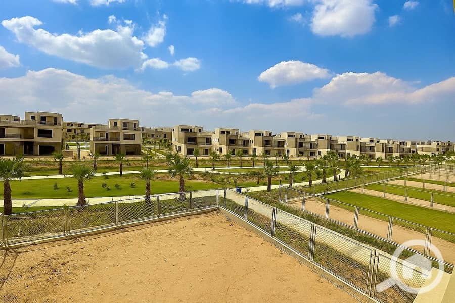 8 assets_task_01k2cc6c2kffdtn40ywnk0k9ze_1754909714_img_0. jpg