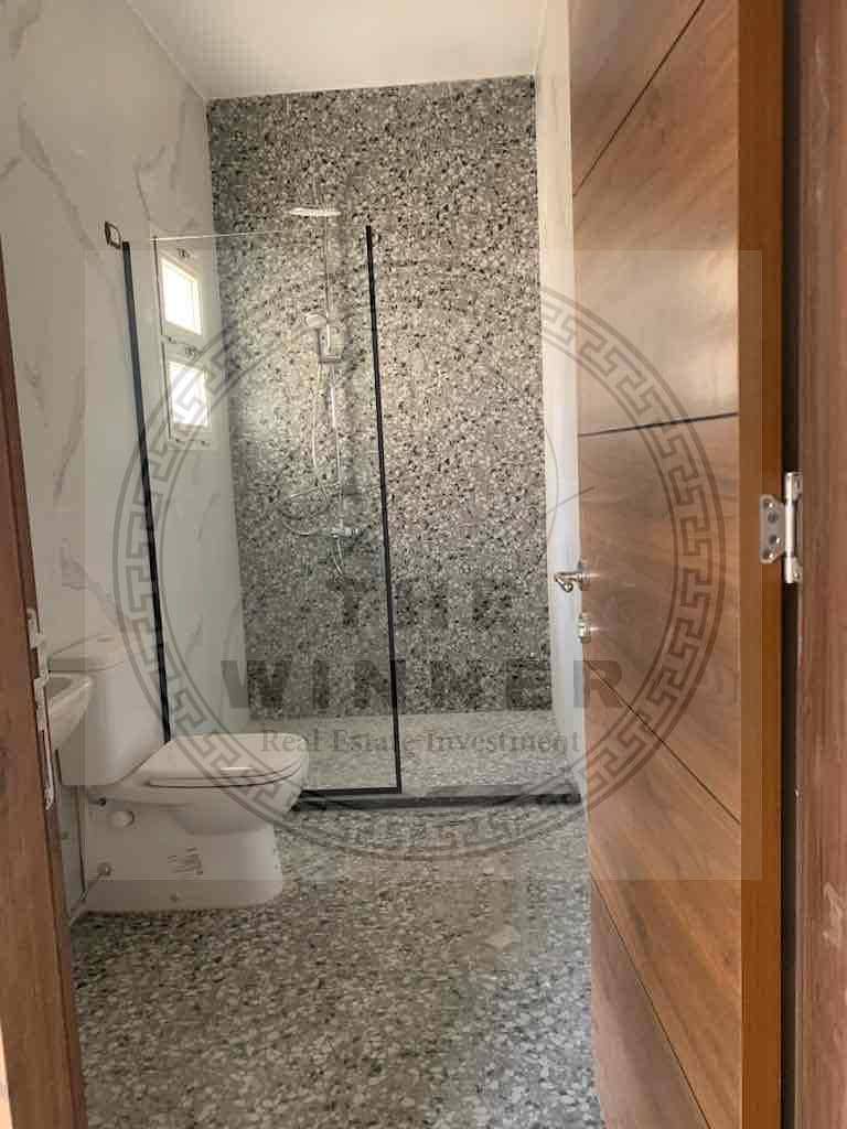 12 b710927b-3450-4cb0-99d0-f17442473fa6. jpg