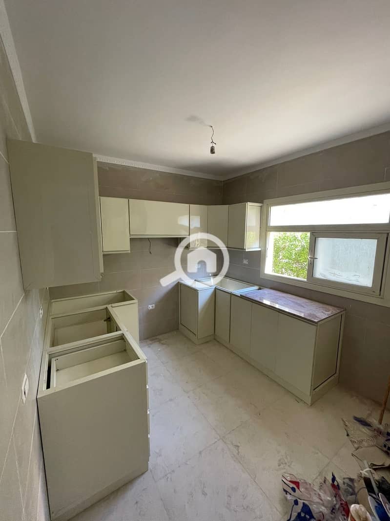 2 ec8f34e5-f053-402d-bc54-b5c1c41a1d0c. jpg