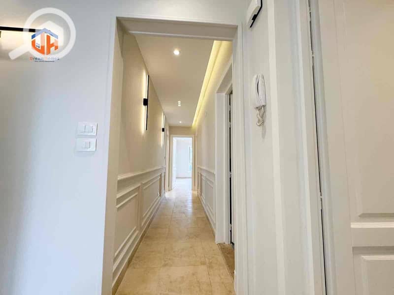 5 ffb8c68e-8909-49ad-84d0-9fcdbd0d6602. jpg