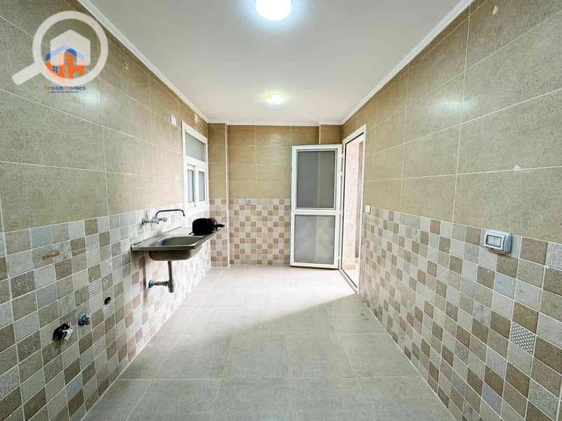 10 eaf05ec8-1c16-4b13-a364-9764e878d33d. jpg