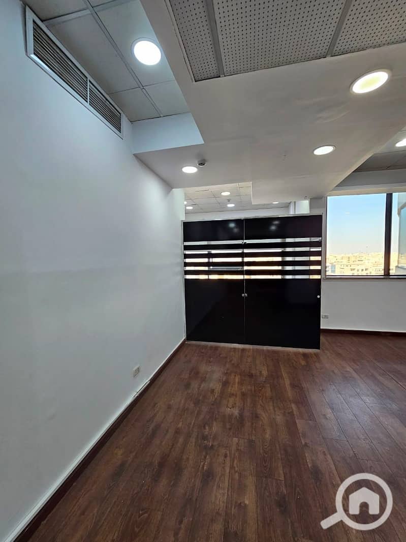 2 b452c60e-9a70-47a5-91ed-f2f9433d7399. jpeg