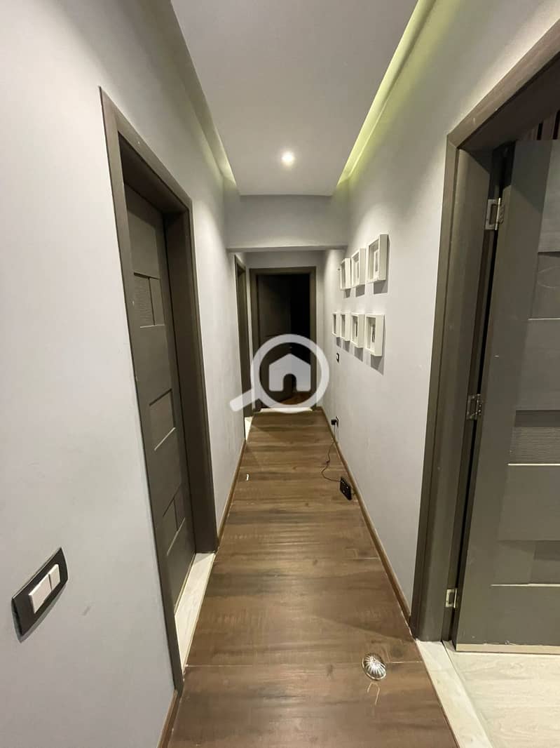 2 WhatsApp Image 2025-11-01 at 01.44. 56_1bf9bfc4. jpg