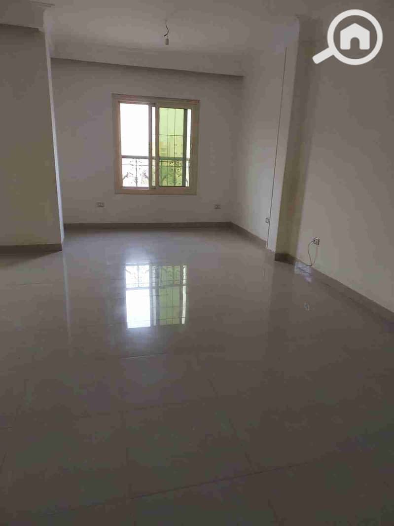 1000409563. jpg 1000409563. jpg