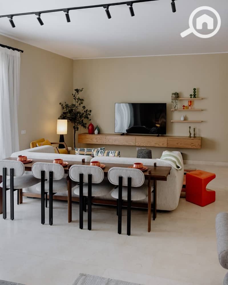 2 5e4a1e5b-e875-4073-af43-9a17add5fb37. jpg