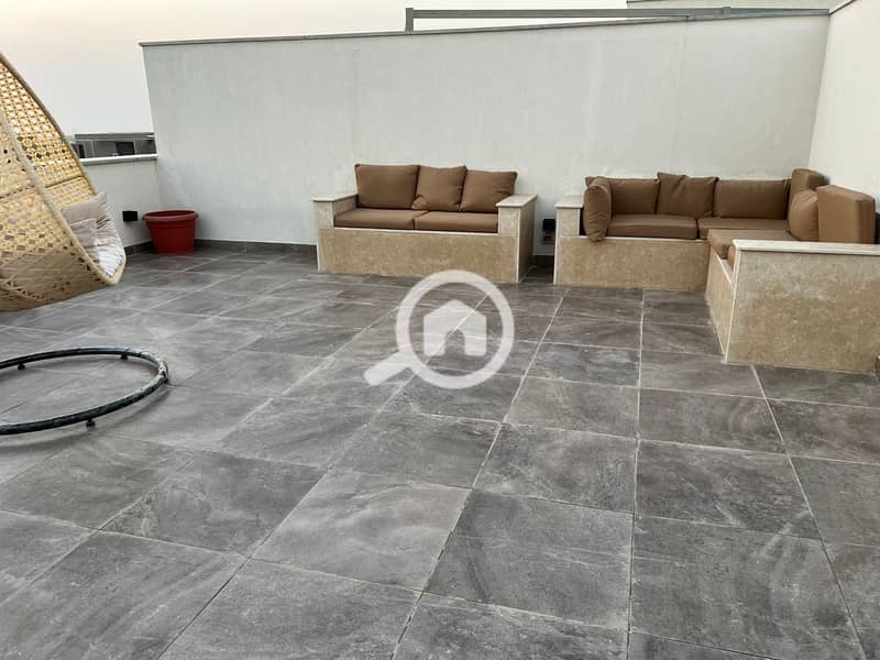 10 f48078bf-273d-4ac6-945a-b01a4c4249dc. jpg