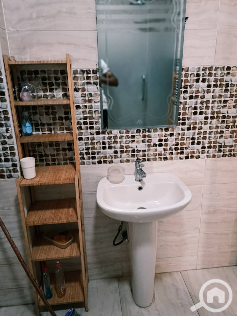 9 5da52c2f-43fd-4afd-a1c1-7ef4ec038ff0. jpeg