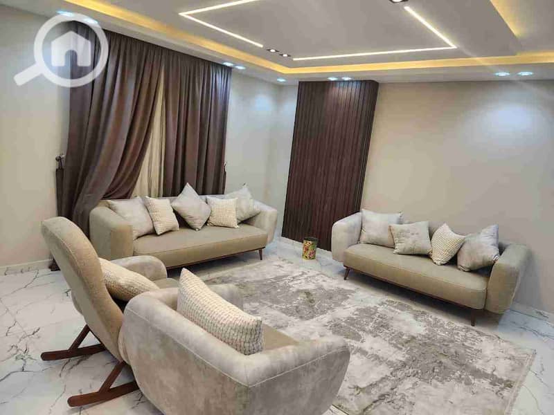 1000426935. jpg 1000426935. jpg