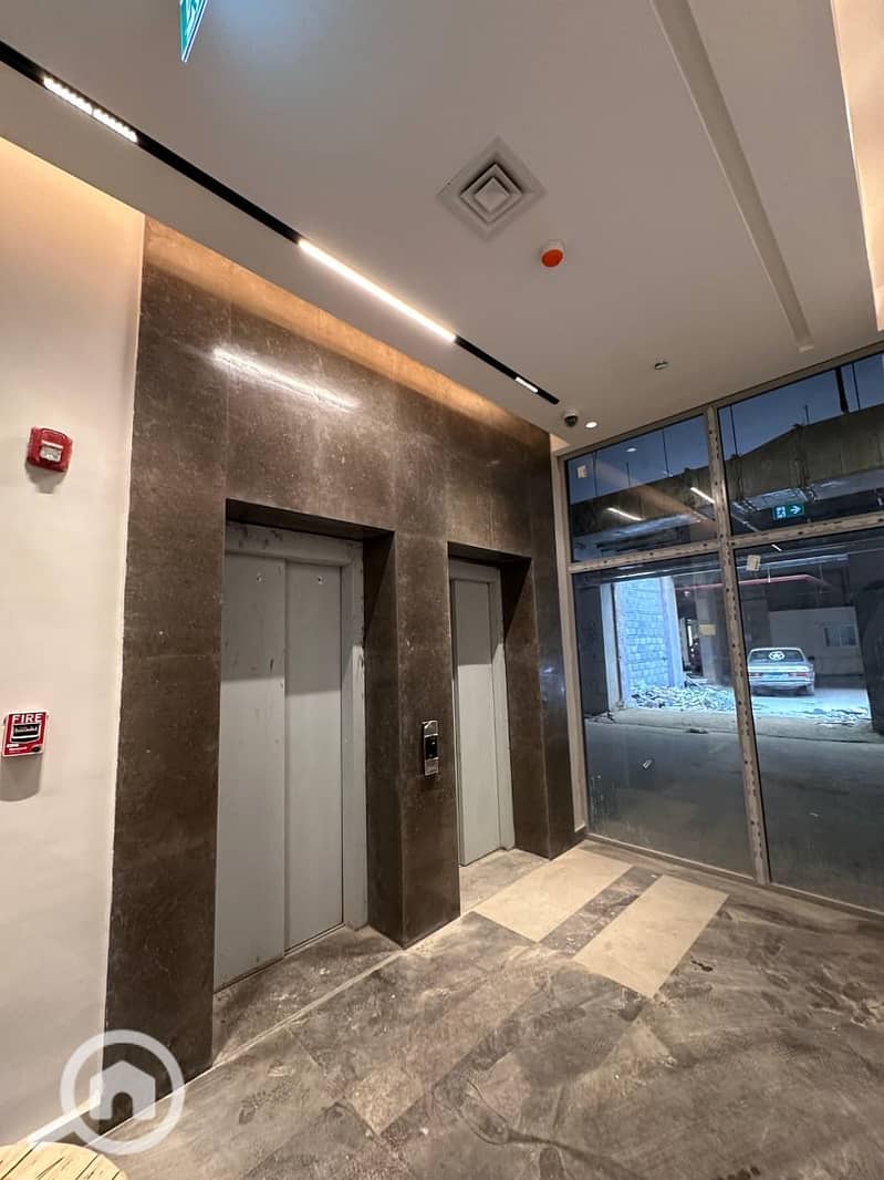 2 048db093-8ef0-4f61-a163-b8e7bd84e5ca. jpg