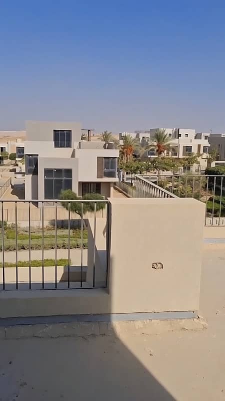 ستاند الون للبيع في سوديك إيست هليوبليس الجديده بسعر ممتاز