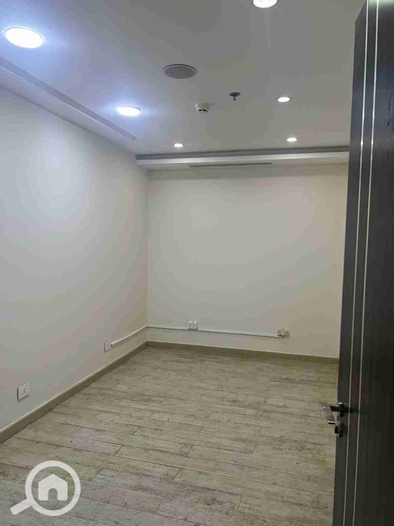 8 motion_photo_2658146294690449208. jpg