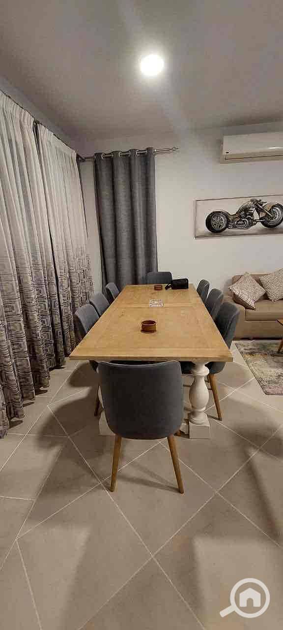 24 33c4cf8d-4ad7-4a03-a007-5b8a9e5fb520. jpg