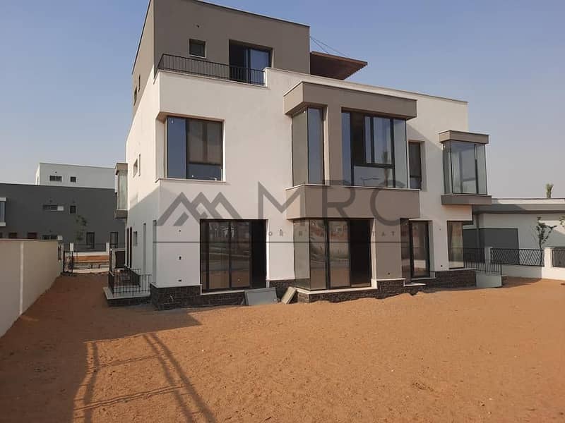 10 فلل للبيع في فيليت سوديك. jpg