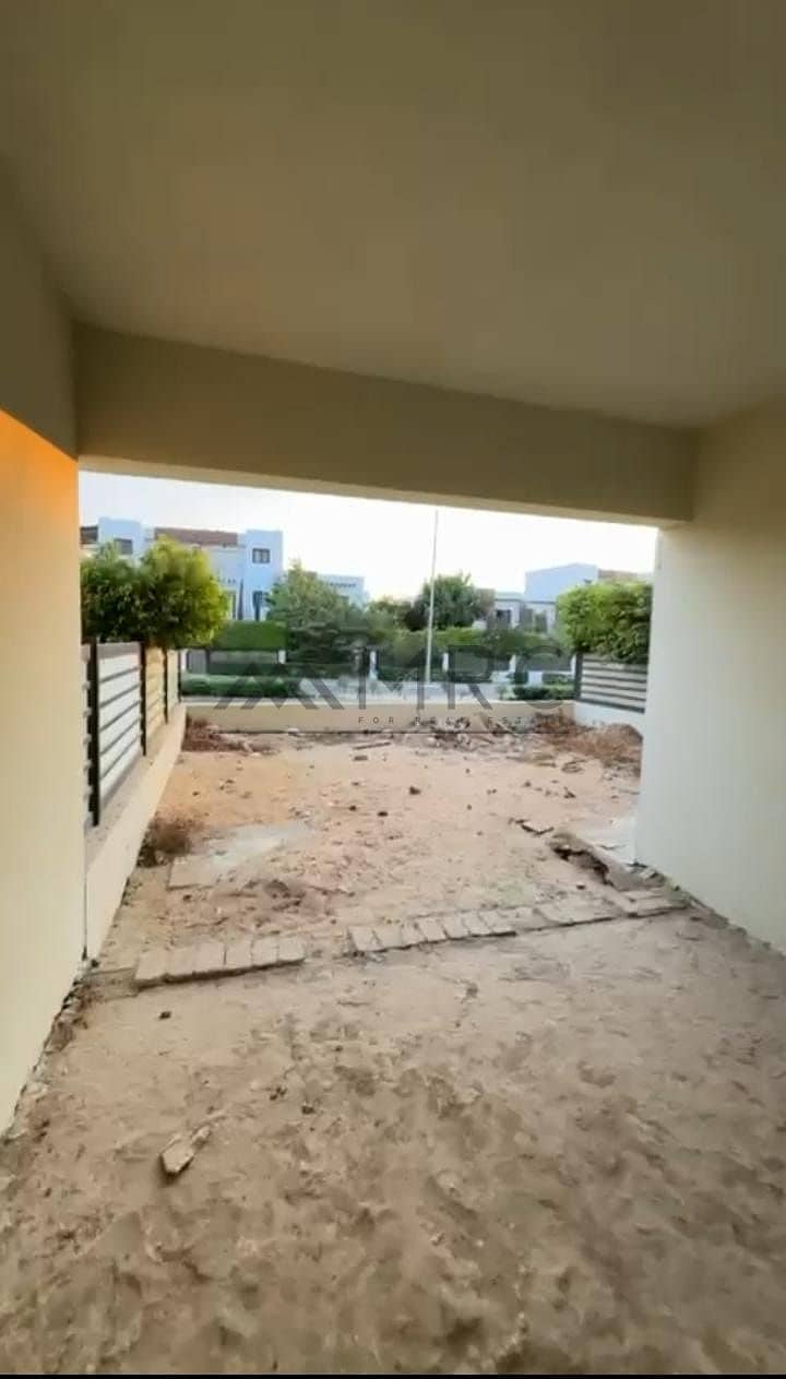 4 WhatsApp Image 2025-10-28 at 15.21. 29_9c75ac10. jpg