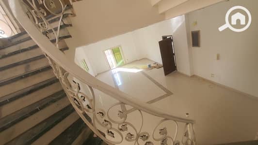 دوبلكس 5 غرف نوم للايجار في القاهرة الجديدة، القاهرة - WhatsApp Image 2025-10-27 at 16.20. 29_b570891b. jpg