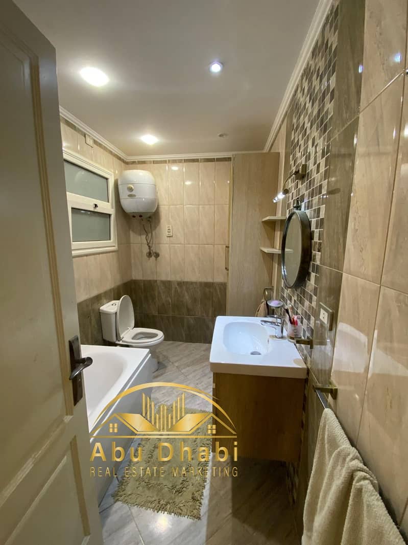 11 854f1fc2-c0a3-4a7e-b170-ee3f28ef1c55. jpg