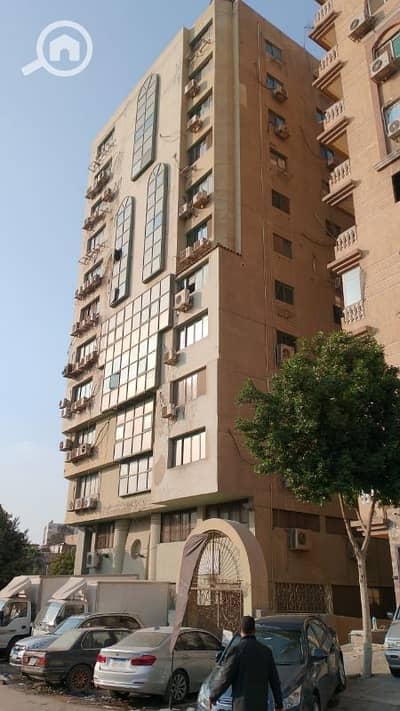 Office for Sale in Nasr City, Cairo - شقة إداري ناصية ٢٢٥ متر صافي أرض الجولف مدينة نصر بارقي مكان متشطبة