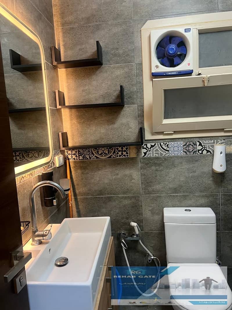 5 c6320fa3-8bb6-4625-995e-39352a0dc755. jpg